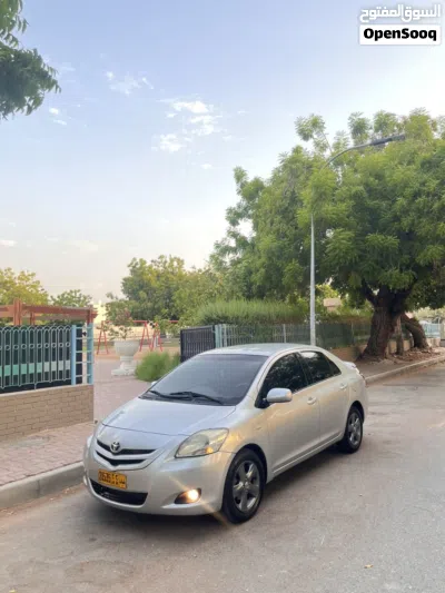 Toyota Yaris SE 2
