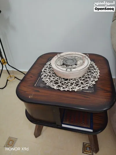 طقم كنب مع طقم طاولات 3