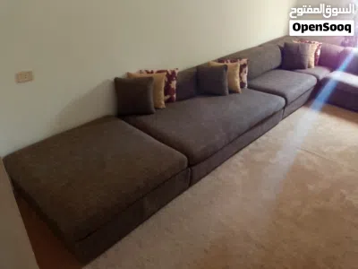 الصالون والبساط والستارات والمكتبة والطاولات الكحل للبيع 2