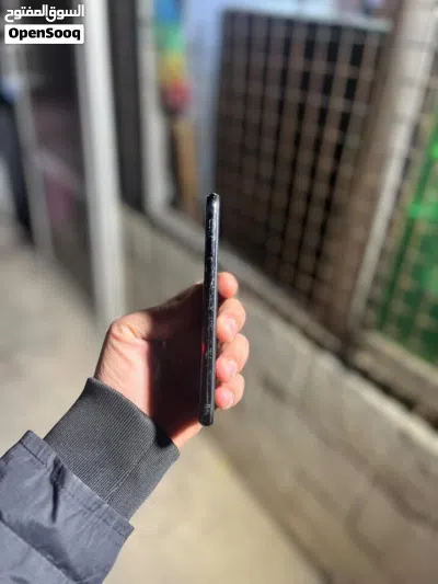 آيفون XS مستعمل بحالة ممتازة بسعة 64 جيجابايت من أبل 2