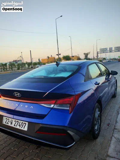 Hyundai Elantra SE 3