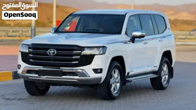 Toyota Land Cruiser GXR 2