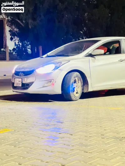 Hyundai Elantra Sport 3