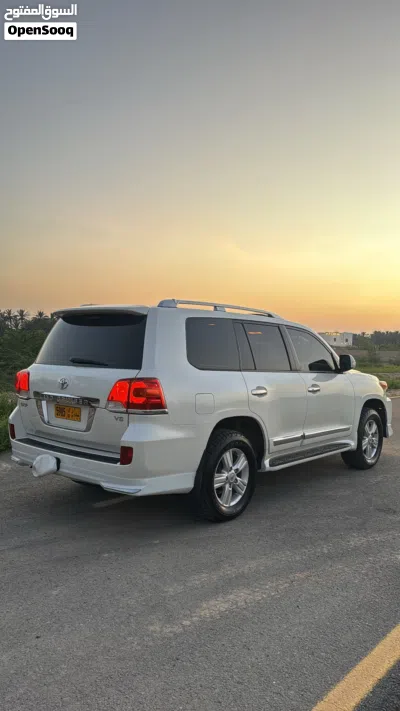 Toyota Land Cruiser GXR 4