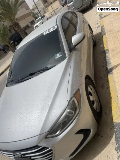 Hyundai Elantra SE 2
