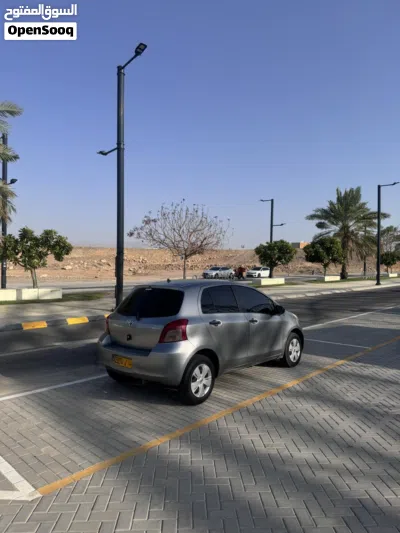 Toyota Yaris Basic 2