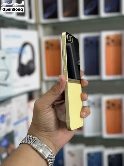 عرض خاص : Samsung Z flip 6 256GB هاتف نظيف جدا بحالة الوكالة بدون اي شموخ أو مشاكل مع ضمان و ملحقات 3