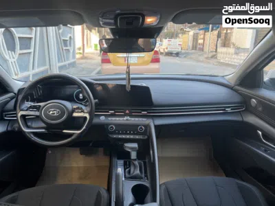 Hyundai Elantra Limited 4