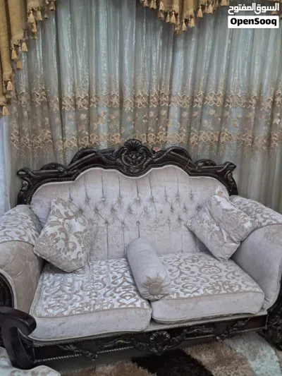 طقم كنب خشب حاله جيده 3