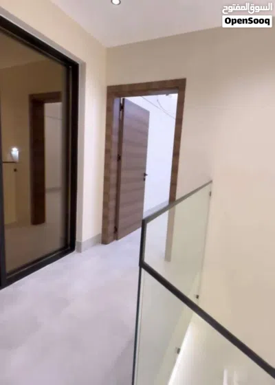 فرصة ذهبية فيلا للايجار ف مسقط المعبيلة الجنوبية مكونه من 4غرف نوم الايجار شامل مياه كهرباء انترنت . 4