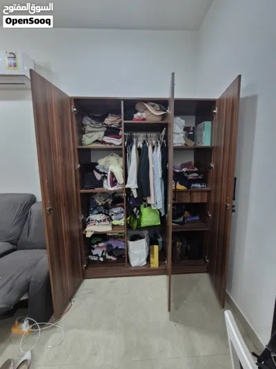 Wardrobe 3 doors 2
