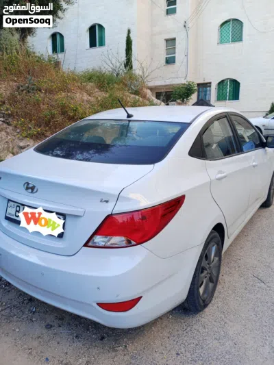 Hyundai Accent Standard 3