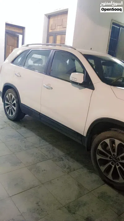 كيا سورينتو Standard 4