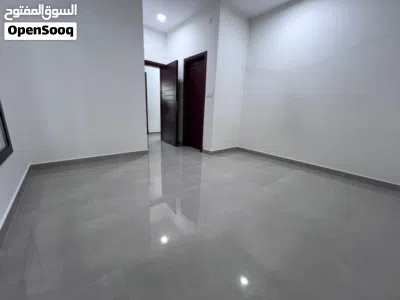 شقه للايجار الشهري في القرم شقه جديده اول ساكن تحتوي على غرفتين وصاله مطبخ وثلاث حمامات شقه جديده 2
