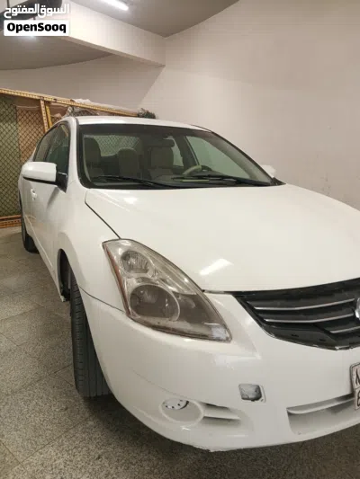 Nissan Altima SV 2