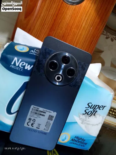 للبيع Tecno Spark 30 KL6 256GB + 8GB رام نضافة 100% وياه كارتونة وشاحن اصلي بطارية 5000 تشد يوم 2