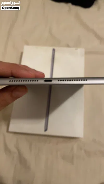 للبيع iPad 6 سعة 32GB 4