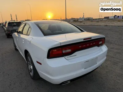Dodge Charger SXT 2