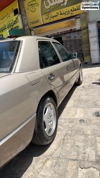 Mercedes Benz E-Class E 200 2