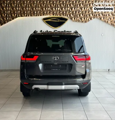 تويوتا لاند كروزر GR Sport 4