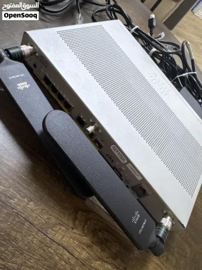 للبيع: راوتر سيسكو احترافي Cisco ISR 1100 Series (موديل C1111-4PLTE) - بحالة ممتازة 2
