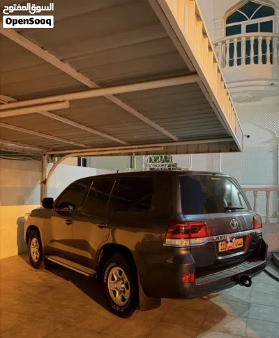 Toyota Land Cruiser Base 2