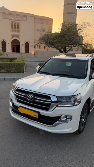 تويوتا لاند كروزر GXR 2