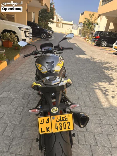 بي إم دبليو S 1000 R 4
