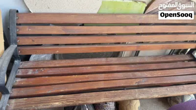 للبيع كرسي حدايق أو برندات غير مستعمل ولا مرة صناعة قوية جداً و شاريه من ماركة قوية بالكويت ب40 دينا 3
