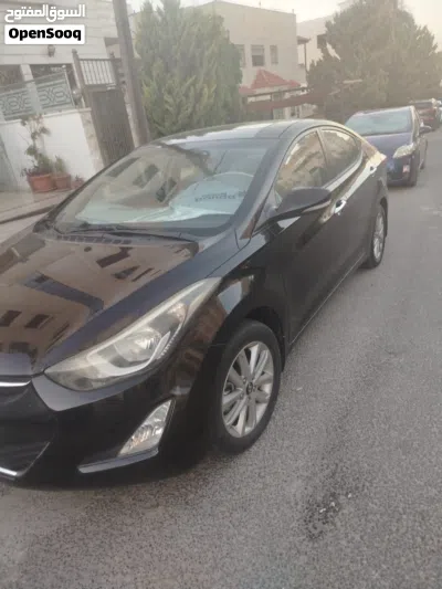 Hyundai Elantra Standard 2