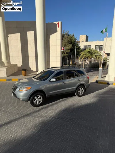 Hyundai Santa Fe GL 2