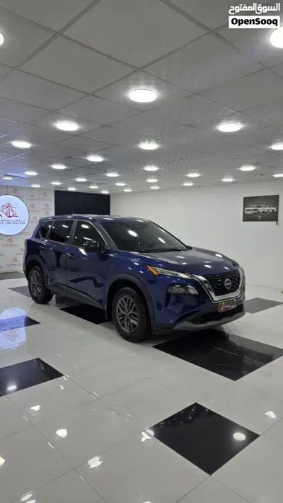 Nissan Rogue Standard 2