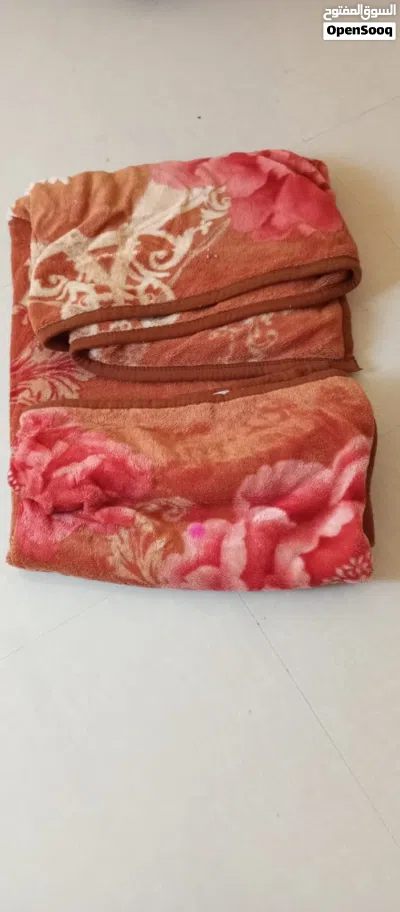 غطاء شبه جديد وممتاز 2