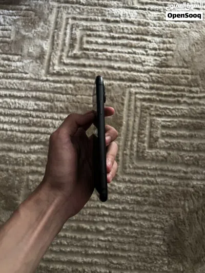 Iphone 11 مش مفتوح بطاريه: 75 مساحه: 64 معاه العلبه بتاعته مفهوش اي عيوب نهائي 3