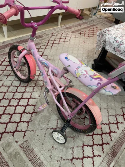 دراجة اطفال صغيرة لونها بنك حالتها جيدة جدا 2