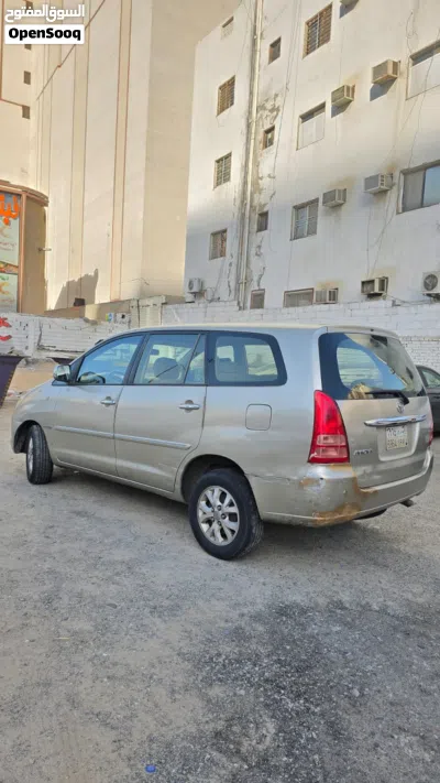 Toyota Innova GL 2
