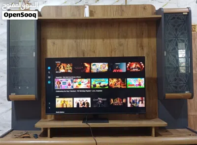 Samsung M7 TV Smart Monitor 2