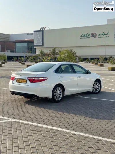 تويوتا كامري XLE 3