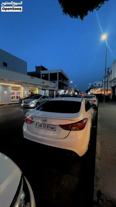 Hyundai Elantra Sport 3