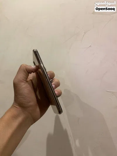 آيفون xs بسعر ممتاز 3