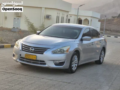 Nissan Altima S 4