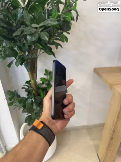 iPhone 16 Plus eSIM شريحة الكترونية 4