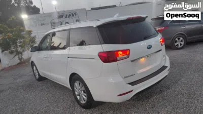 Kia Sedona EX 4