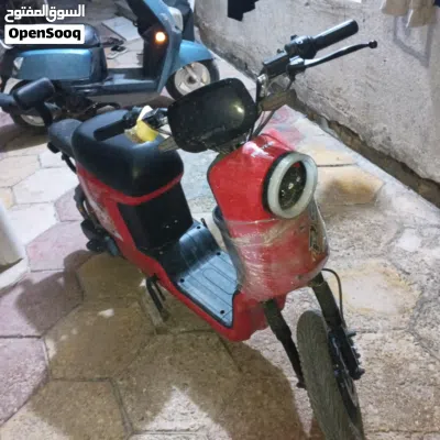 سلام عليكم دراجه R9ريان للبييع دراجه ما متعوبه كهربائيات كامله 5بطاريات كل بطاريه 28امبير مرتبه. 3