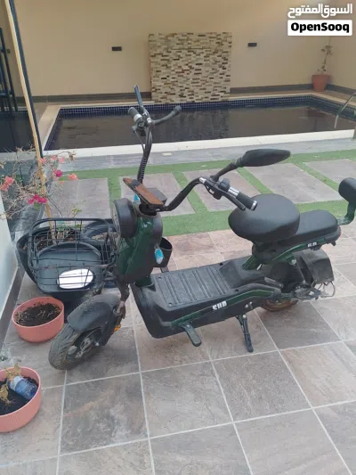 brand new scooter used only 8 days price 130 negotiable 2