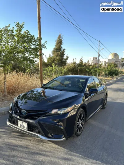 Toyota Camry SE 4