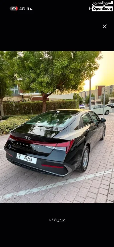 Hyundai Elantra Standard 2