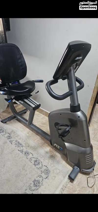 دراجة ماركة من lifefitness 3