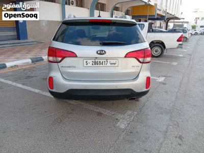 Kia Sorento EX 2