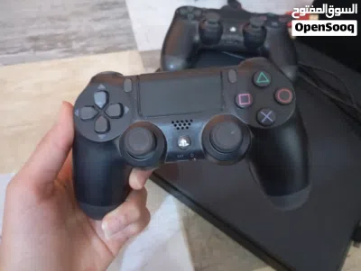 ps 4 بلايستيشن فور نضيف جدا 4